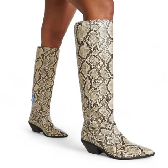 🟤🟤 (S O L D) JustFab Goldie Snakeskin Print Flat Boot Size 9- New in Box - Picture 2 of 10